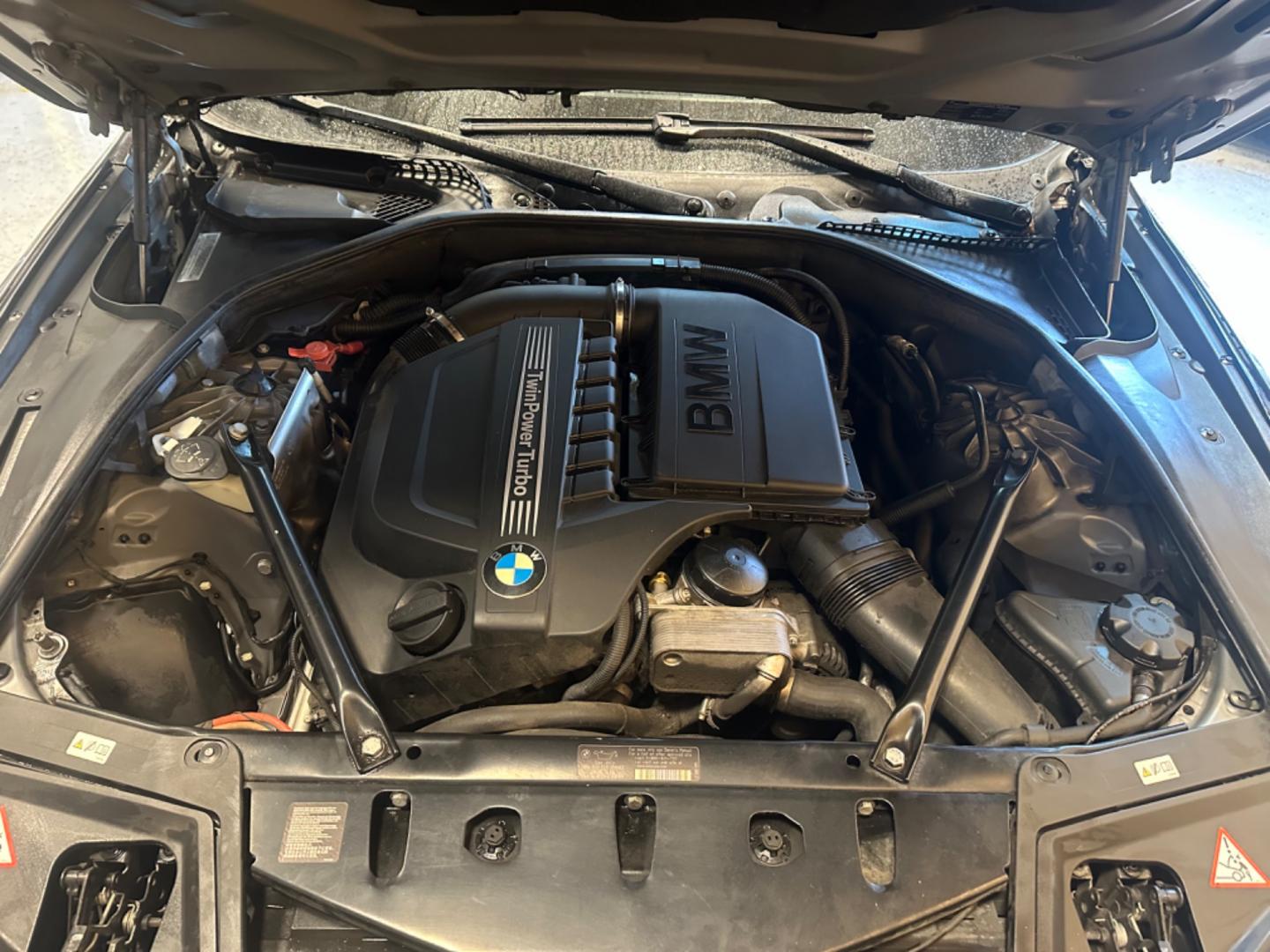 2013 Silver Metallic /Black BMW 5-Series 535i (WBAFR7C53DC) with an 3.0L L6 DOHC 24V engine, Automatic transmission, located at 30 S. Berkeley Avenue, Pasadena, CA, 91107, (626) 248-7567, 34.145447, -118.109398 - Navigation! Back-up Camera! Leather Seats! Moon roof! This 2013 BMW 5-Series 535i looks and drives well! Bad Credit? We can help! We are the bank. All our cars are thoroughly inspected and reconditioned by our technicians. FREE CARFAX report. Stop by or call to speak with our friendly staff. Whether - Photo#24